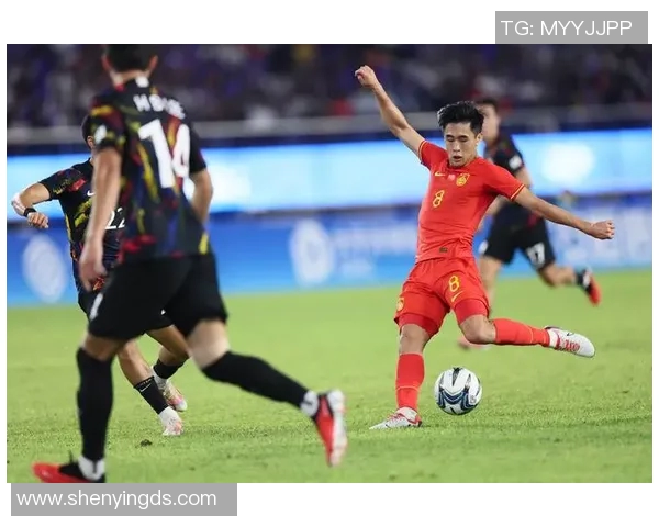 杭州足球队的战术创新与运营体系解析助力球队全面发展 杭州足球队的战术创新与运营体系解析助力球队全面发展