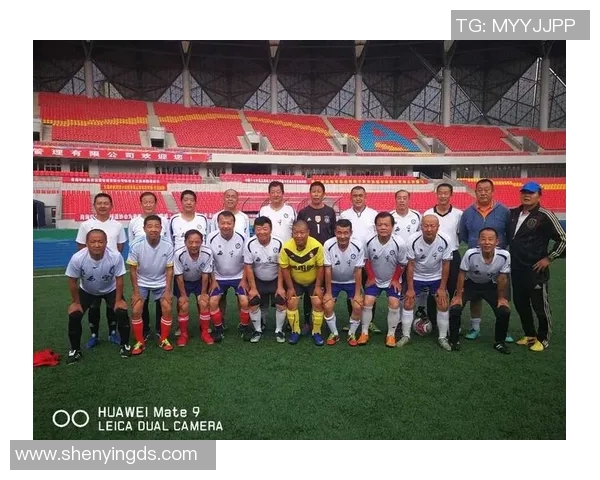 杭州足球队在足球配合排行榜中荣登第八名展现团队实力与默契 杭州足球队在足球配合排行榜中荣登第八名展现团队实力与默契