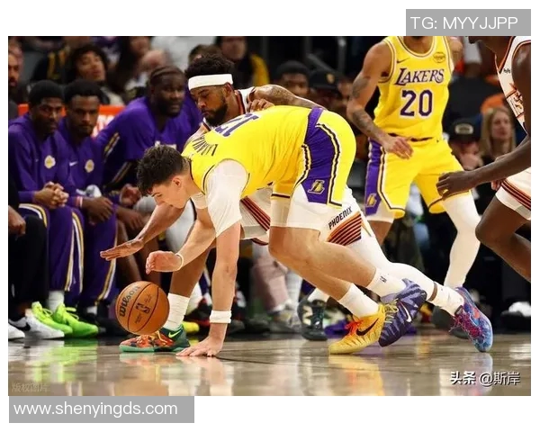 2005年湖人与76人经典对决回顾：传奇球星的巅峰对决与精彩瞬间
