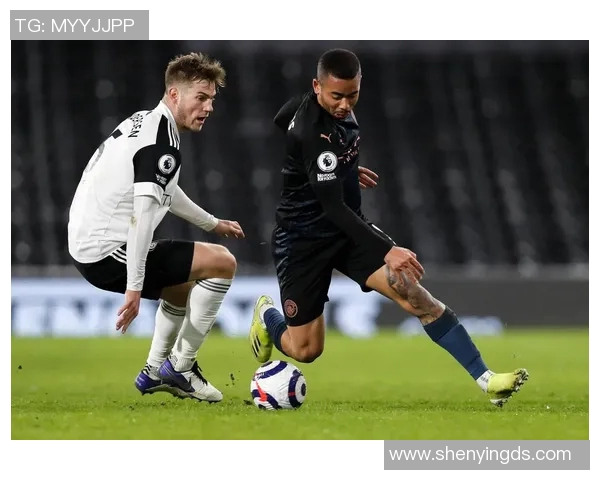 伊普斯维权之战对决富勒姆球队展现英超精彩对抗 伊普斯维权之战对决富勒姆球队展现英超精彩对抗