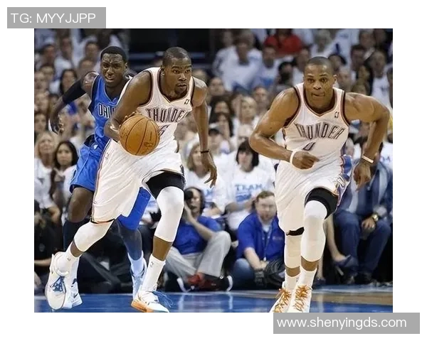 2011年NBA季后赛小牛与雷霆第五场激战回顾与精彩瞬间分析