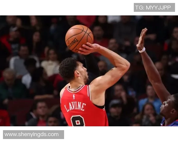 2020年NBA常规赛灰熊与热火激战回顾精彩瞬间与战术分析