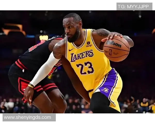 热火与湖人激战正酣超清画面尽显篮球魅力与精彩瞬间