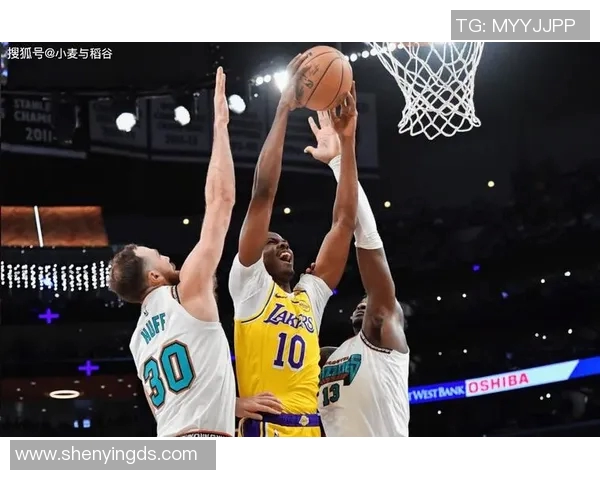 湖人热火激战正酣直播吧全程带你感受NBA精彩瞬间与赛场氛围
